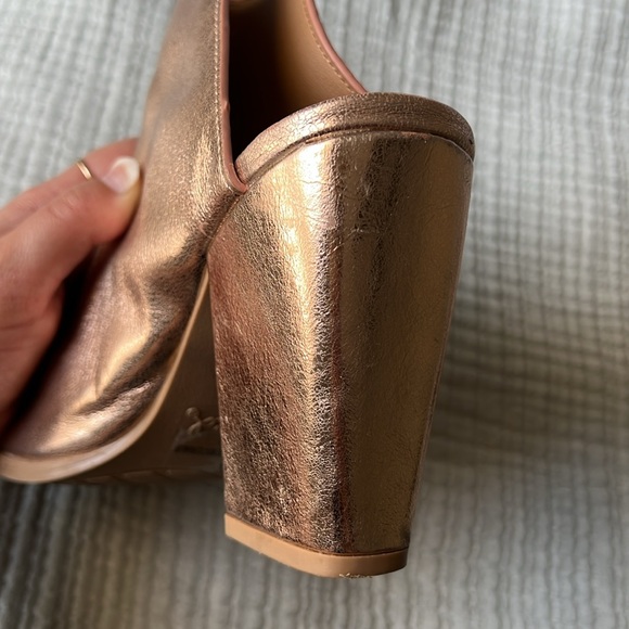 Qupid Rose Gold Metallic Heels - Picture 9 of 10